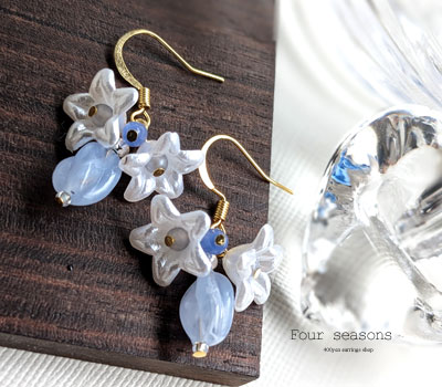 激安アクセサリ・限定400円ピアス・白い百合ピアス・青1