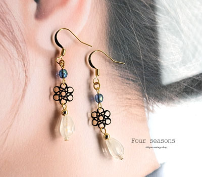 激安アクセサリ・限定400円ピアス・透かしフラワーのピアス・白2