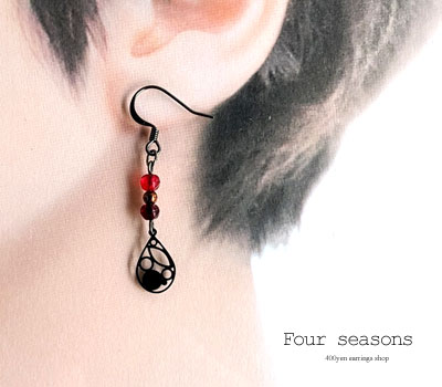 激安アクセサリ・限定400円ピアス・黒い透かしパーツのピアス2