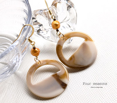 激安アクセサリ・限定400円ピアス・ベージュ色プレートのピアス1