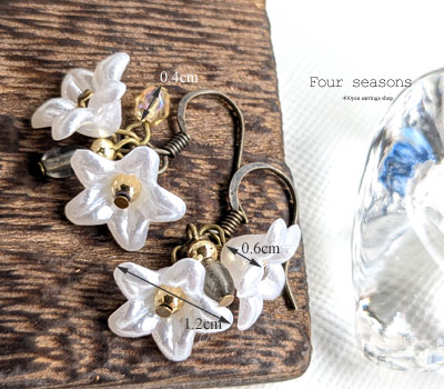 激安アクセサリ・限定400円ピアス・百合のピアス・グレー2