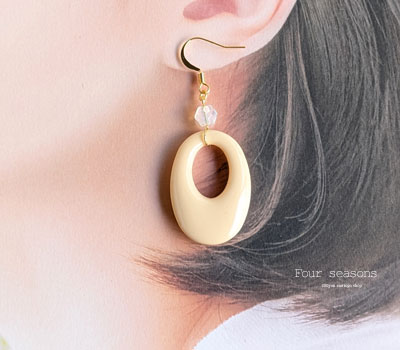 激安アクセサリ・限定400円ピアス・オーバルベージュのピアス2