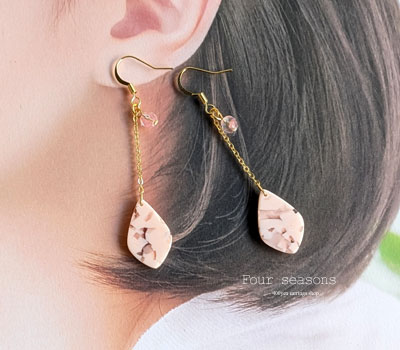 激安アクセサリ・限定400円ピアス・桜色モザイクピアス2